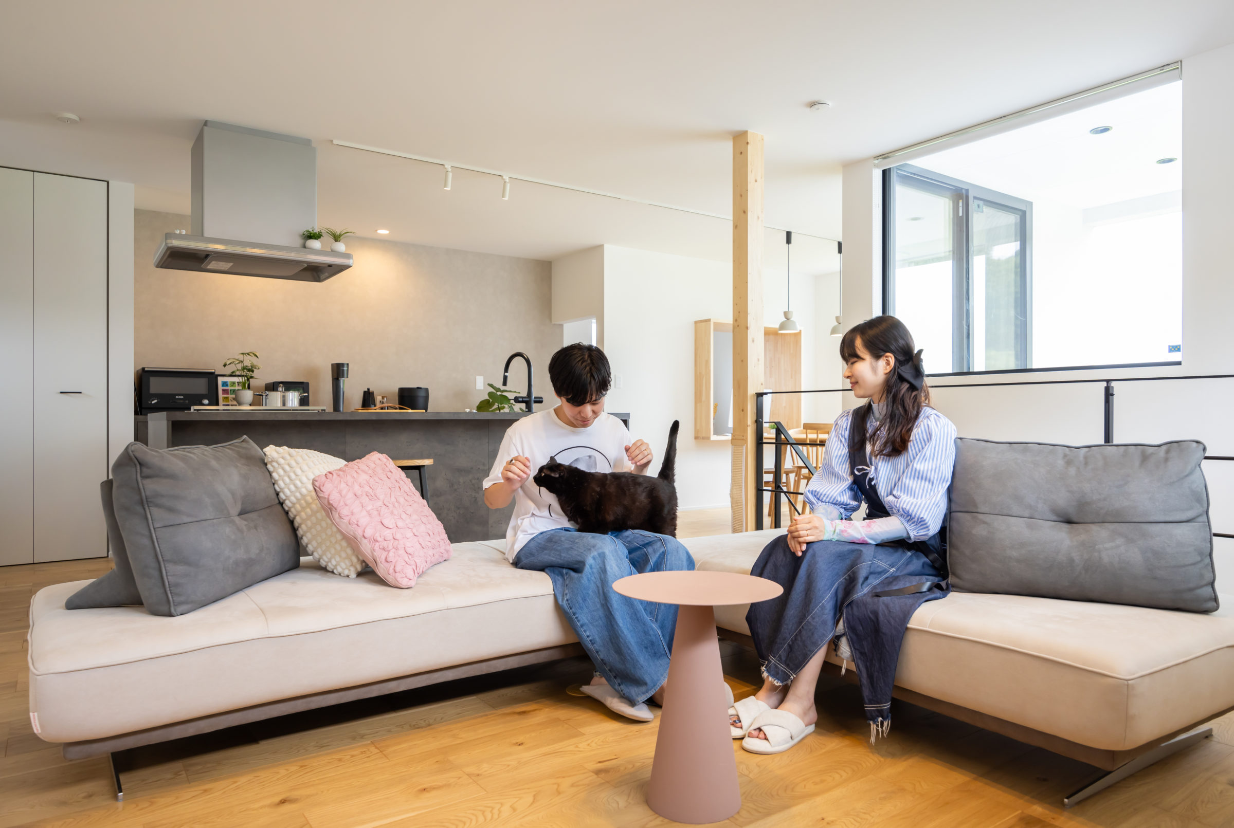 2階リビングと、こもれる小さな居場所のある家