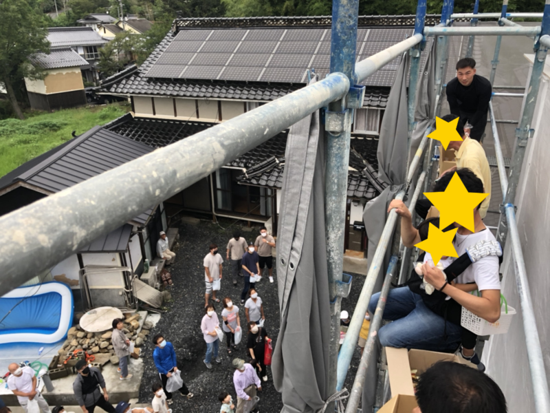 今では貴重な”餅投げ”